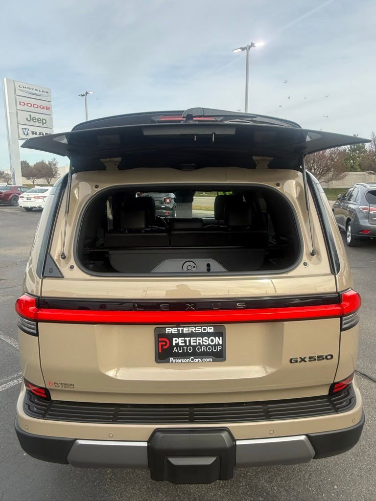 Used 2024 Lexus GX 550 image 10