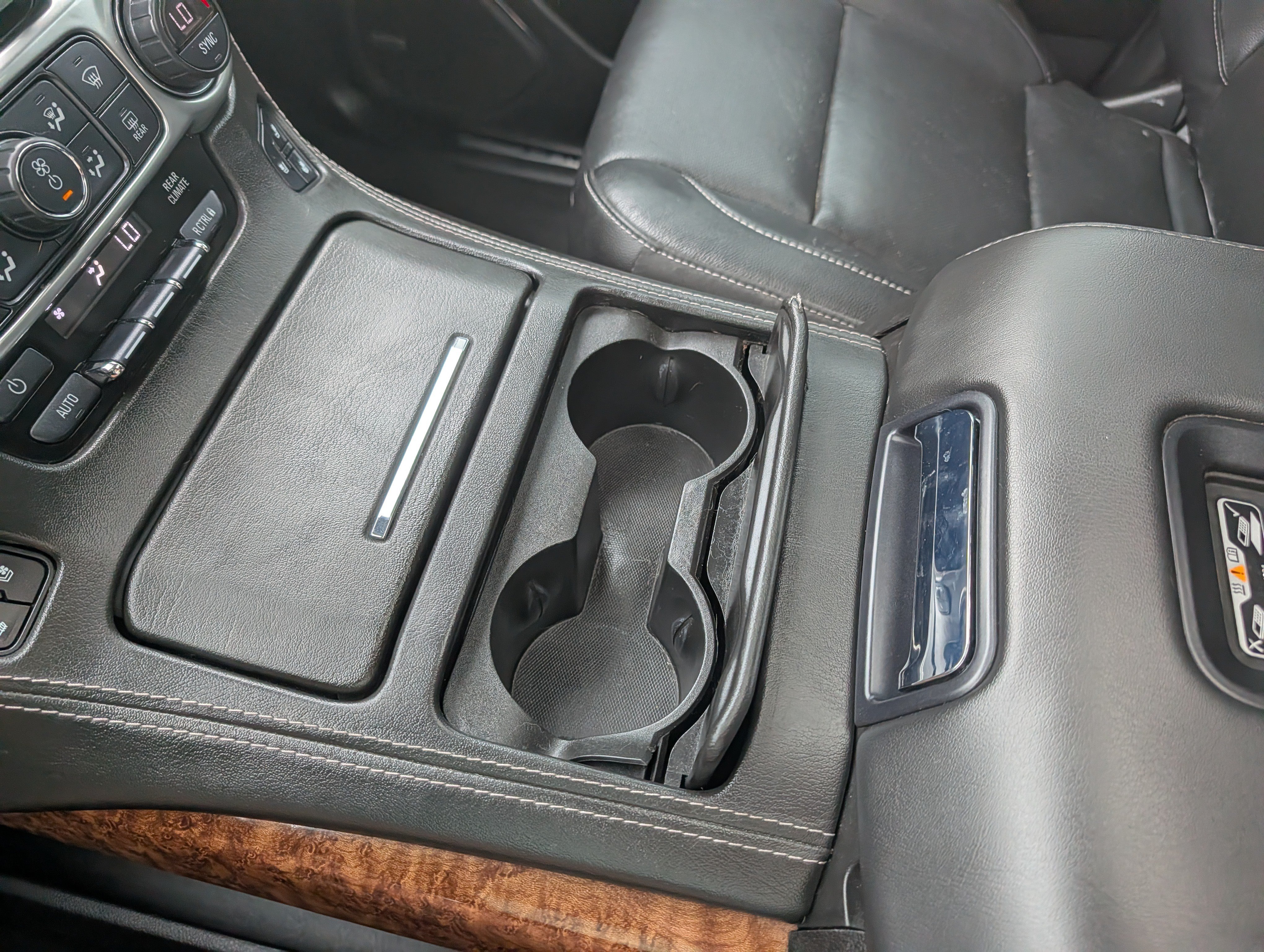 Used 2020 Chevrolet Tahoe Premier AWD/4WD image 33