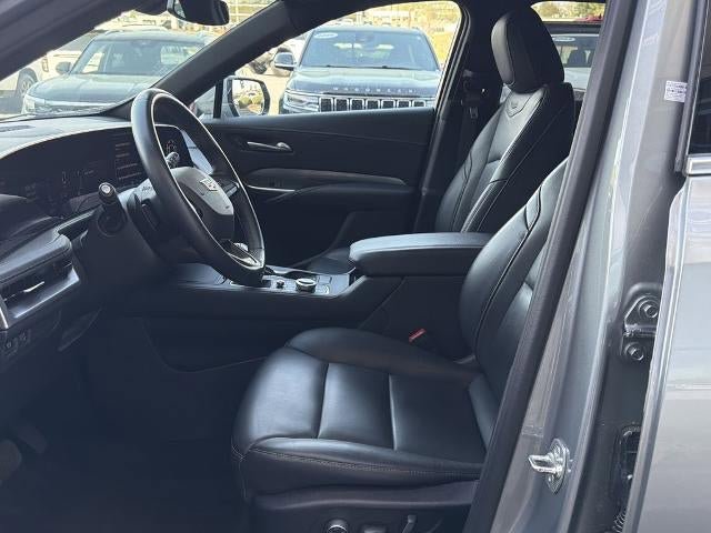 Used 2025 Cadillac XT4 Premium Luxury FWD image 9