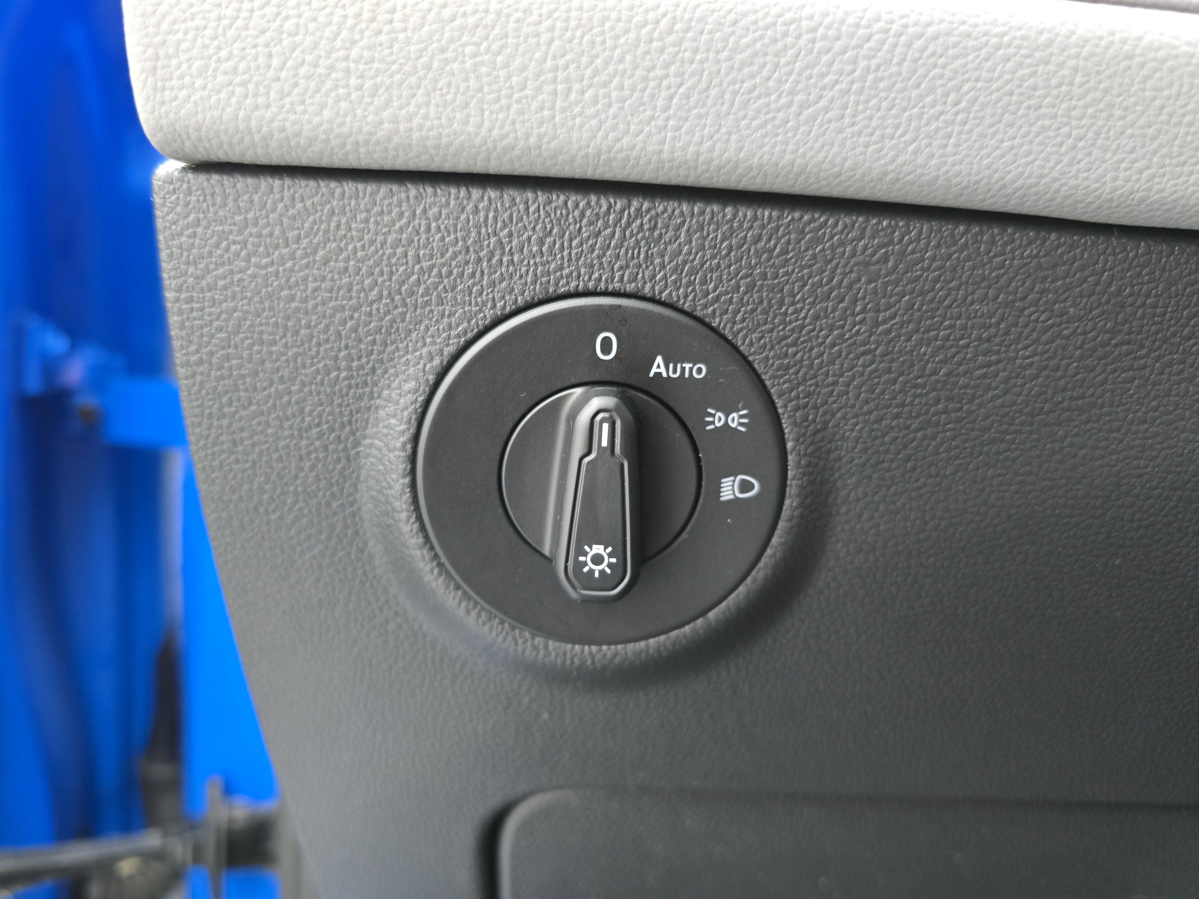 Certified 2022 Volkswagen Taos SEL w/ Panoramic Sunroof Package image 25