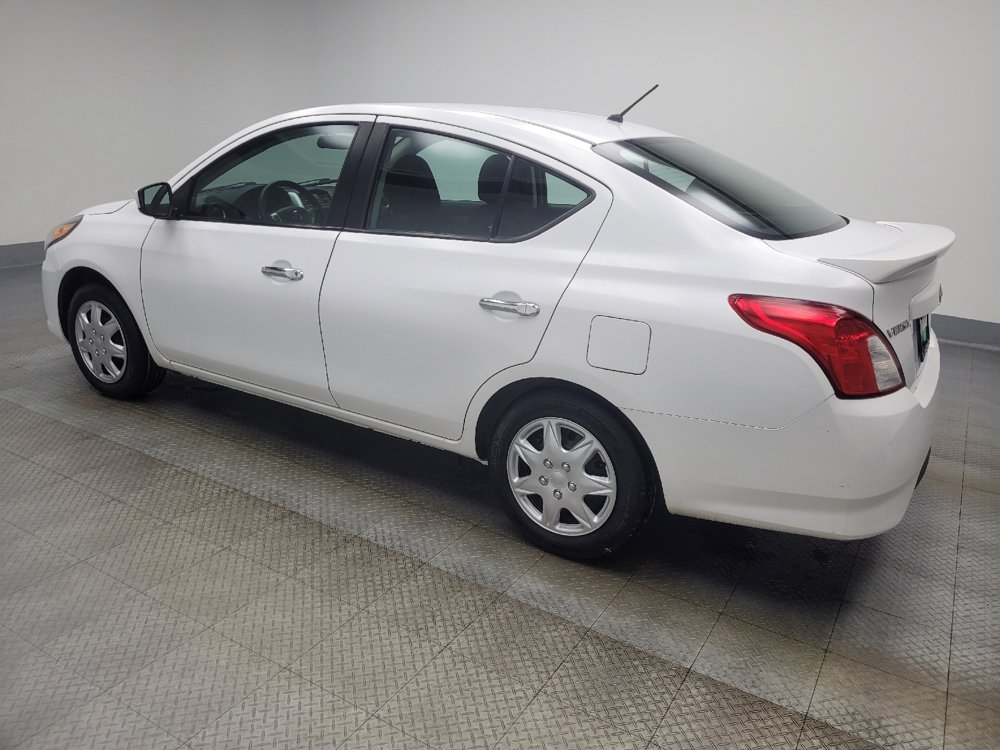 Used 2019 Nissan Versa SV image 3