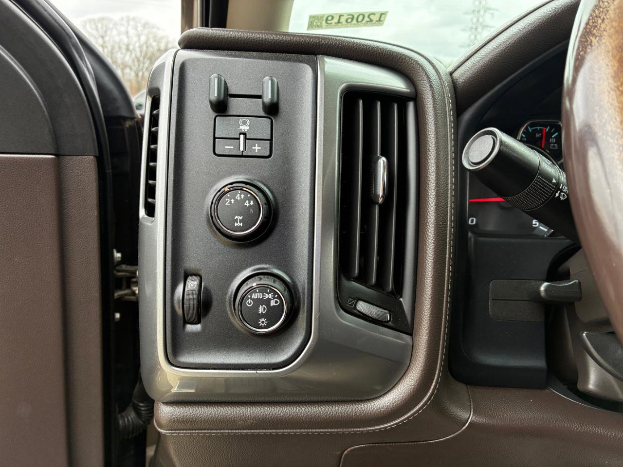 Used 2015 Chevrolet Silverado 3500 LTZ w/ Duramax Plus Package image 25