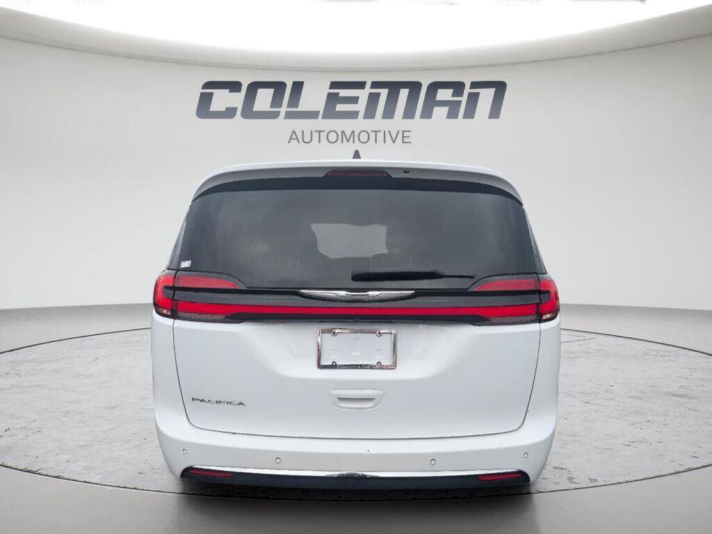Used 2023 Chrysler Pacifica Touring-L FWD image 27