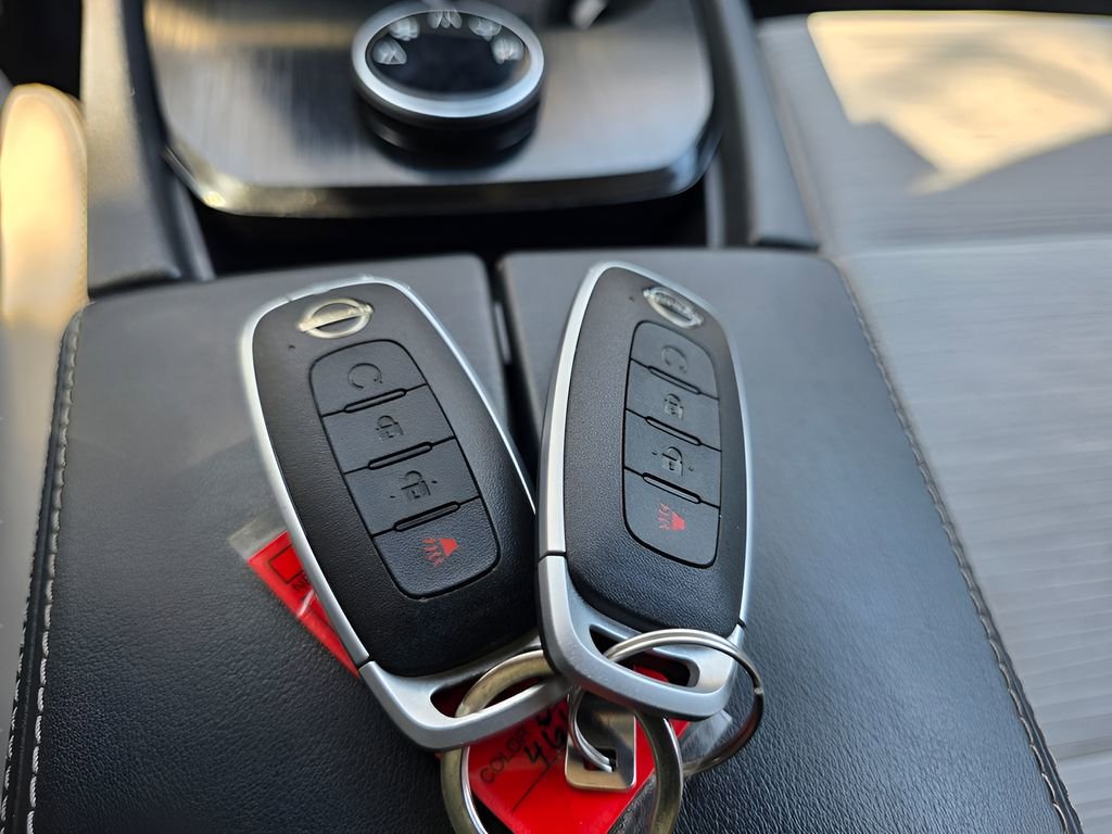 Used 2023 Nissan Rogue SV image 26