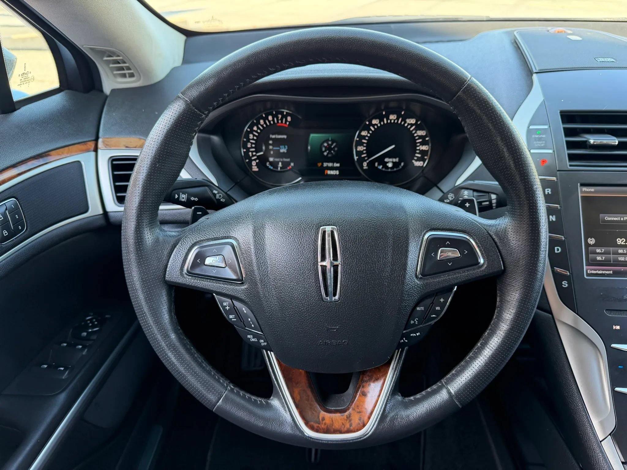 Used 2014 Lincoln MKZ FWD image 11
