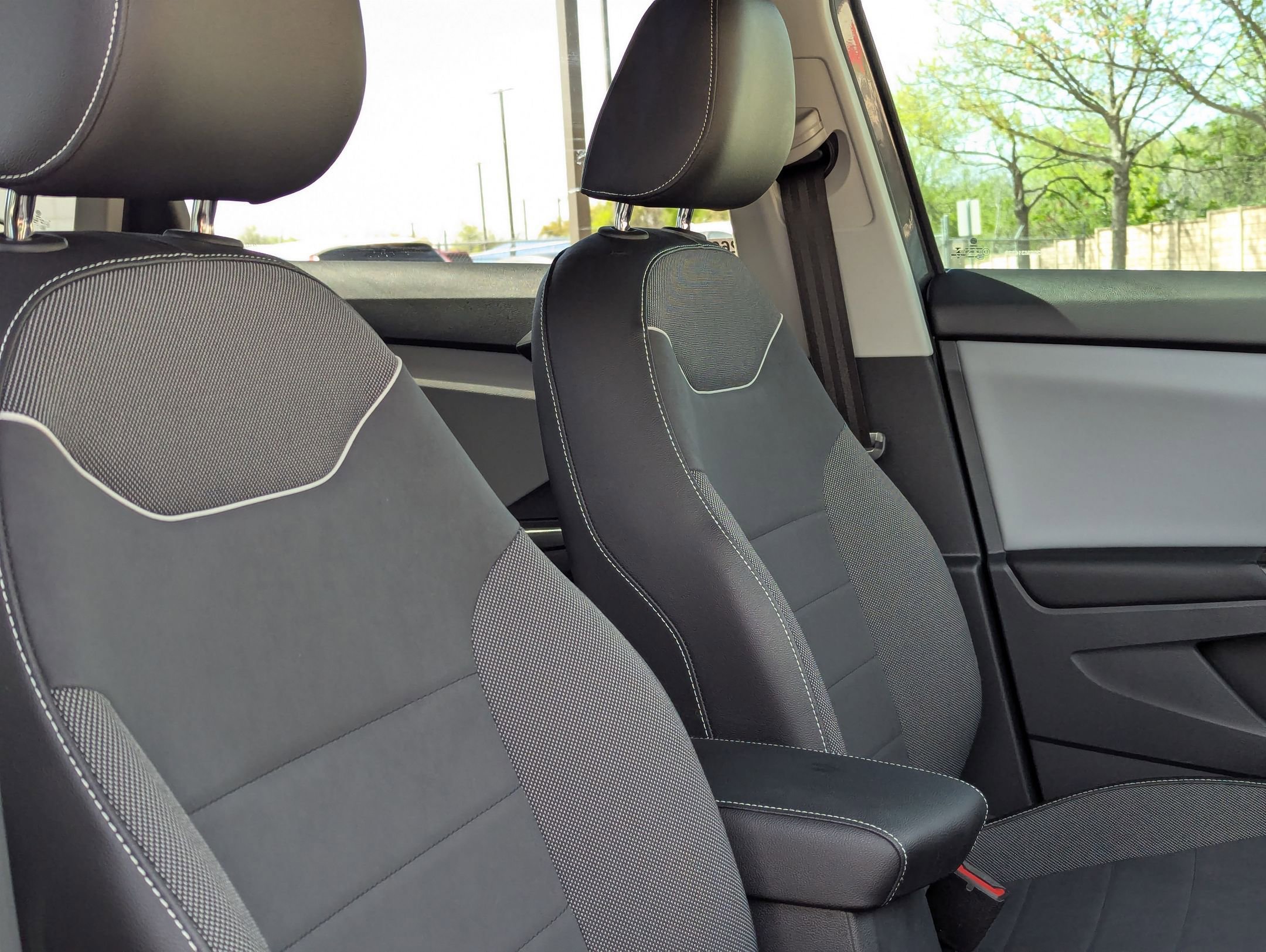 Used 2023 Volkswagen Taos SE image 30