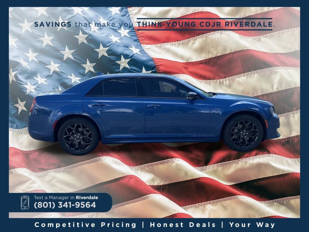Used 2021 Chrysler 300 Touring L image 6