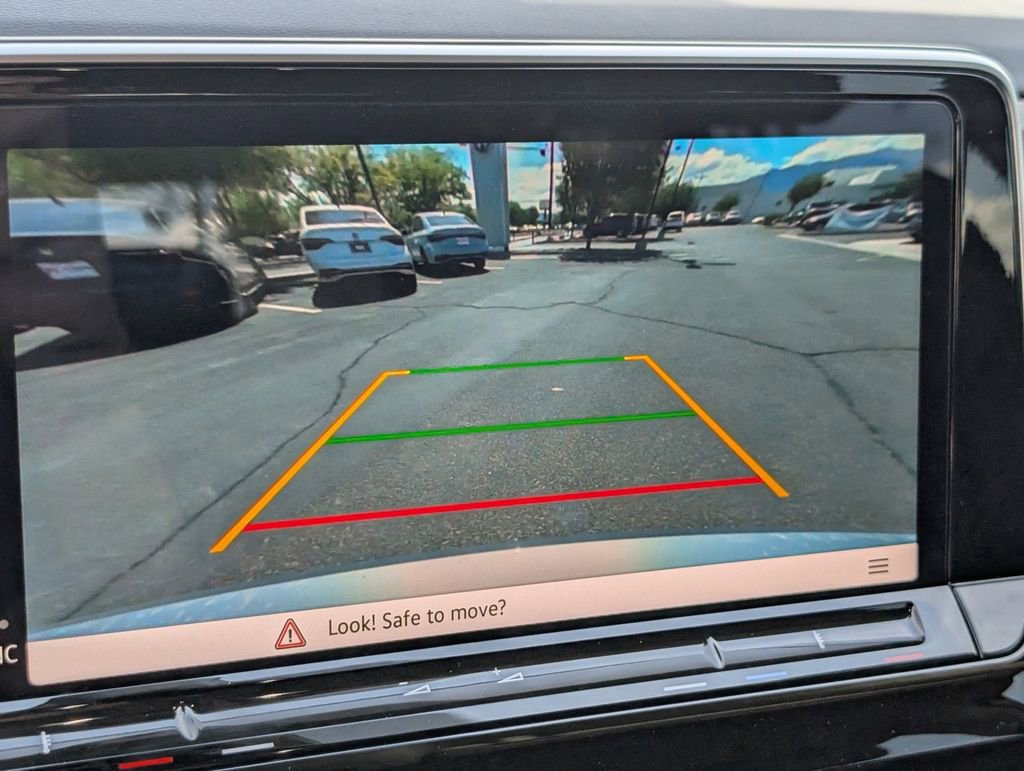 Used 2025 Volkswagen Atlas SE image 13