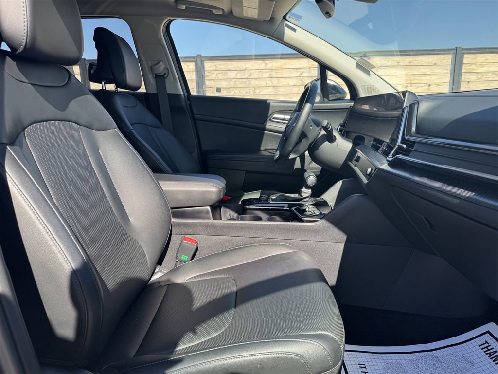 Used 2024 Kia Sportage SX image 11