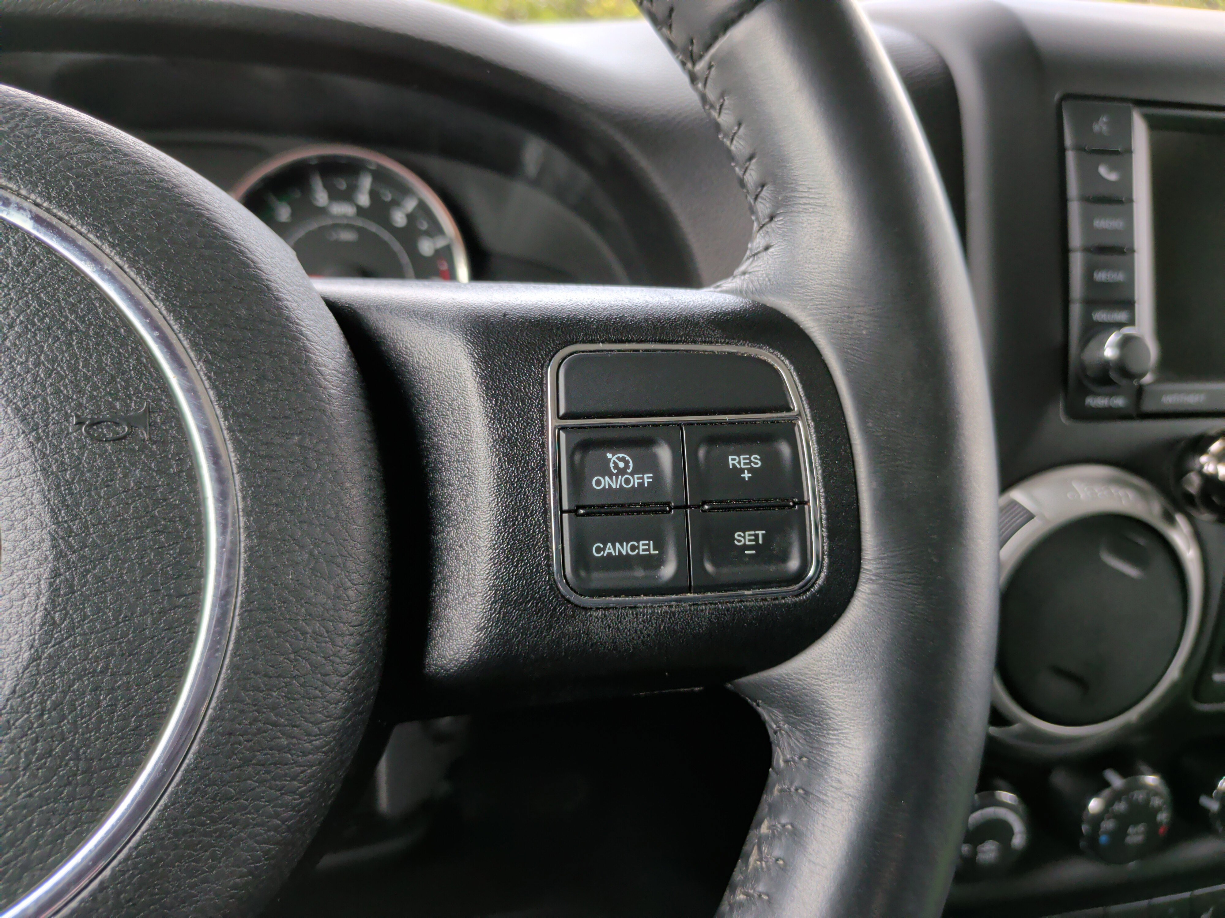 Used 2016 Jeep Wrangler Unlimited Rubicon w/ Connectivity Group image 23