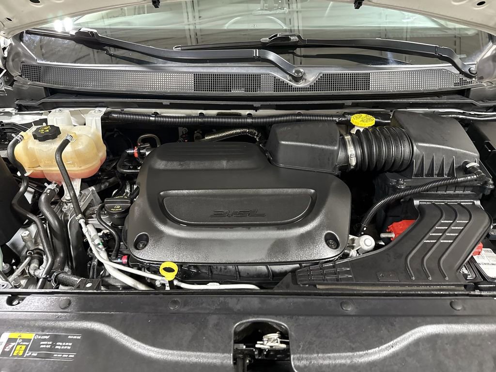 Used 2022 Chrysler Voyager LX image 25