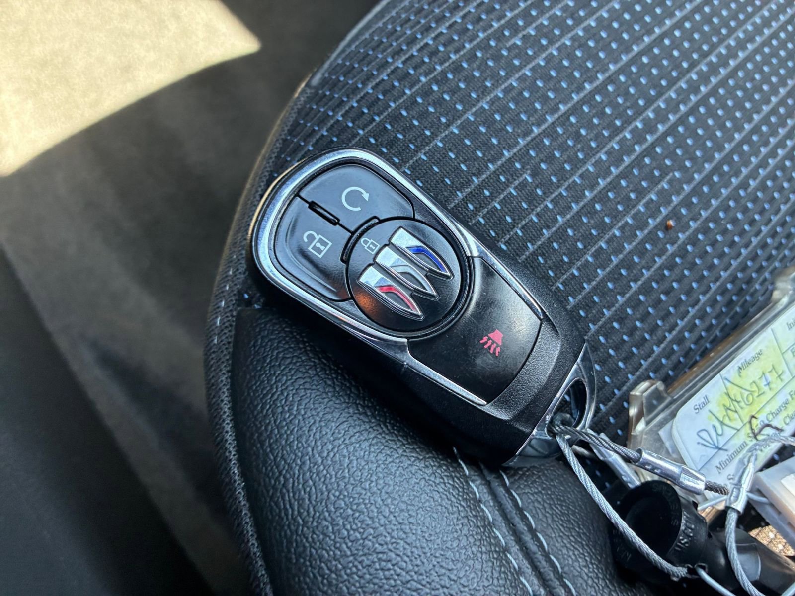 Used 2025 Buick Envista Preferred image 21