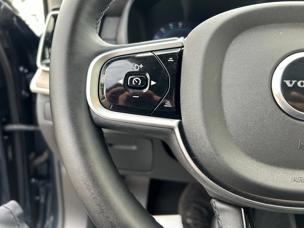 Used 2025 Volvo XC90 B6 Plus AWD/4WD image 24