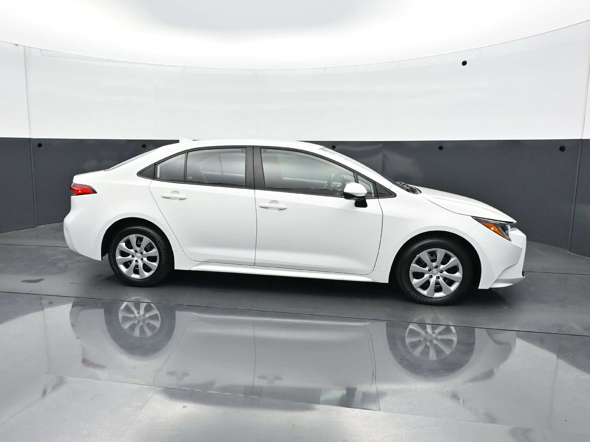 Used 2024 Toyota Corolla LE FWD image 8