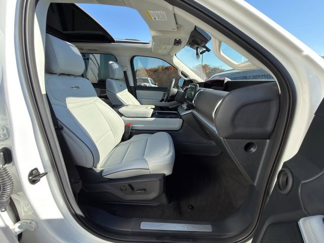 Used 2025 Ford Expedition Max Platinum w/ Platinum Ultimate Package image 10
