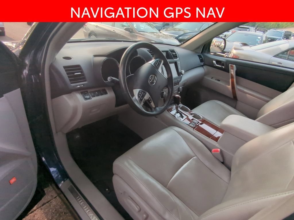 Used 2012 Toyota Highlander Limited w/ Tow Pkg AWD/4WD image 7