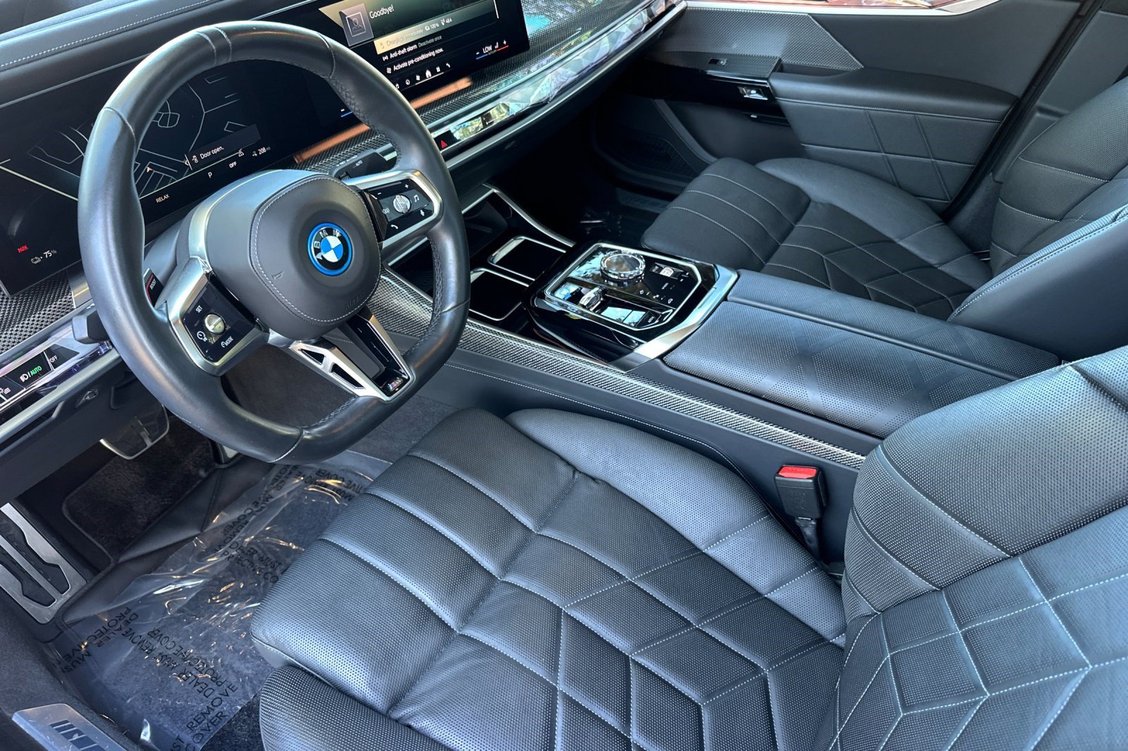 Used 2023 BMW i7 xDrive60 AWD/4WD image 11
