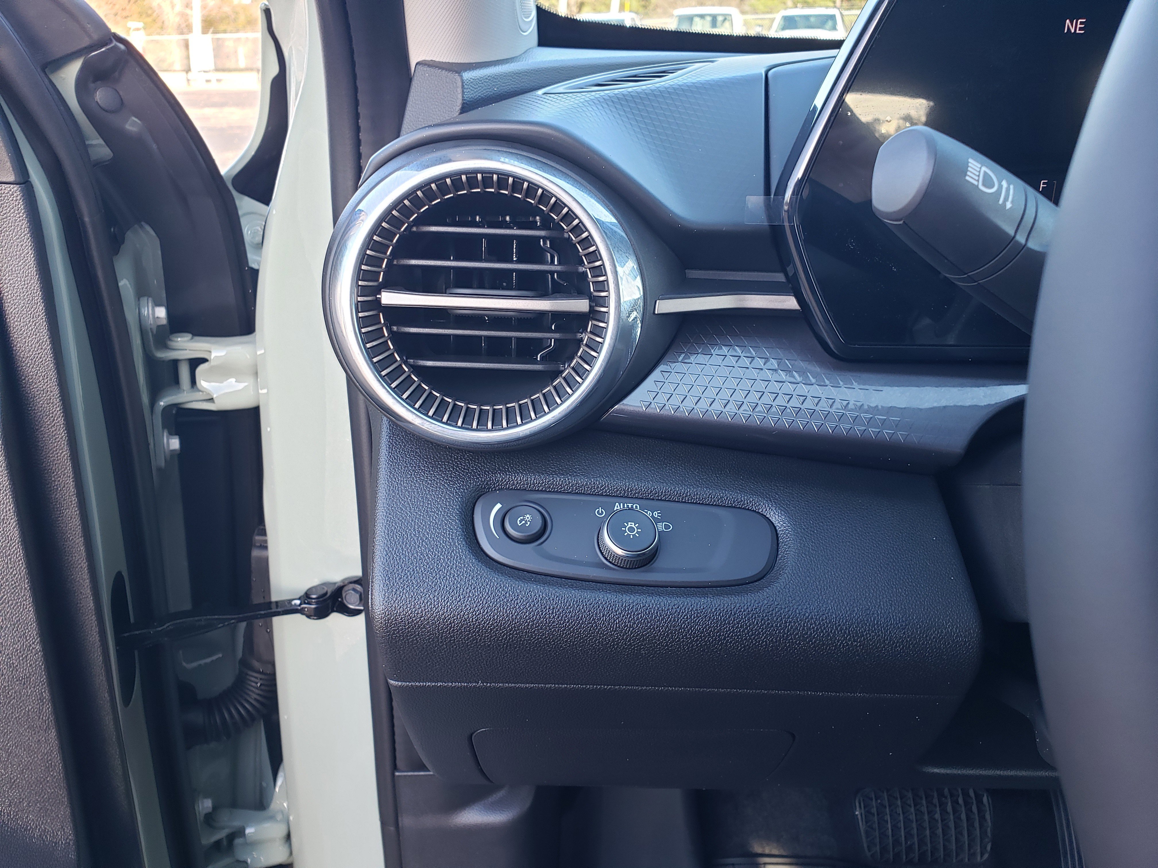 New 2026 Chevrolet Trax ACTIV image 13