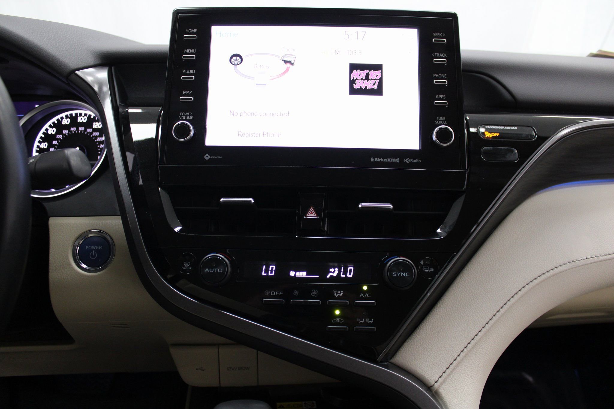 Used 2023 Toyota Camry XLE image 41