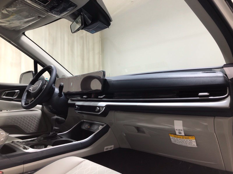 New 2026 Kia Carnival SX w/ SX Dark Edition Package FWD image 15