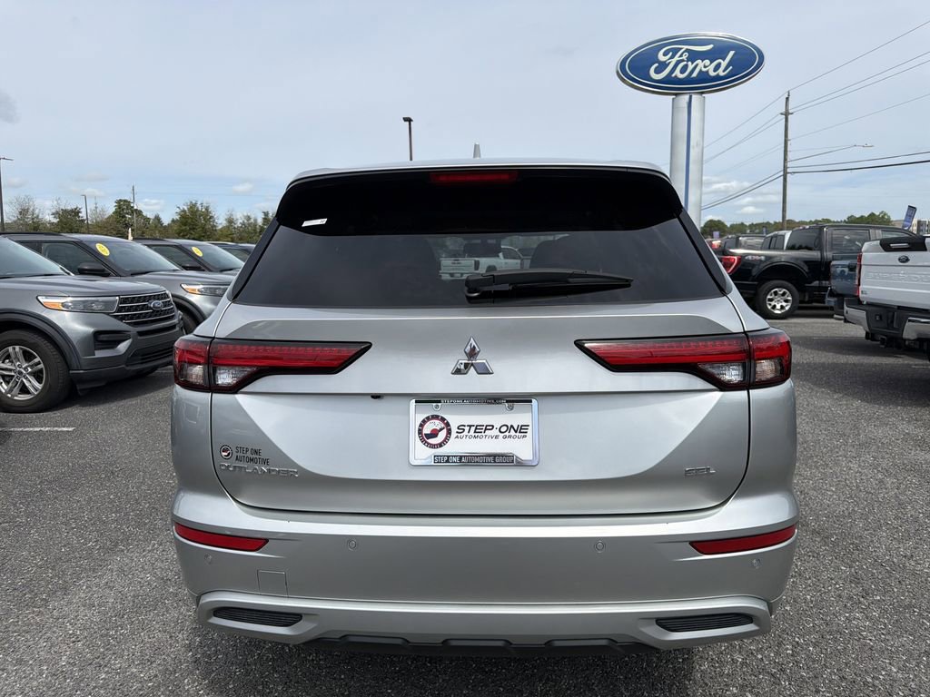 Used 2024 Mitsubishi Outlander SEL image 6