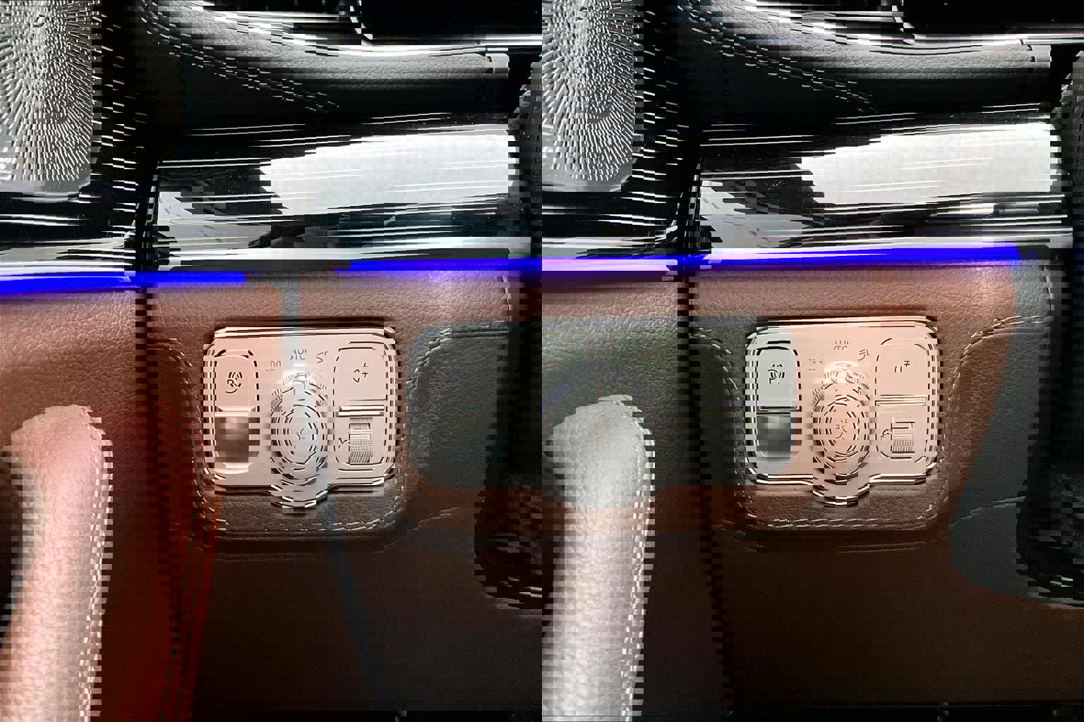 Certified 2024 Mercedes-Benz GLE 580 4MATIC image 36