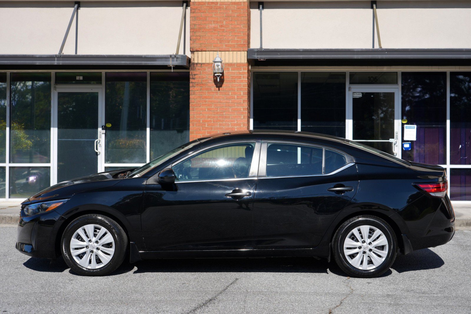 Used 2024 Nissan Sentra S FWD image 40