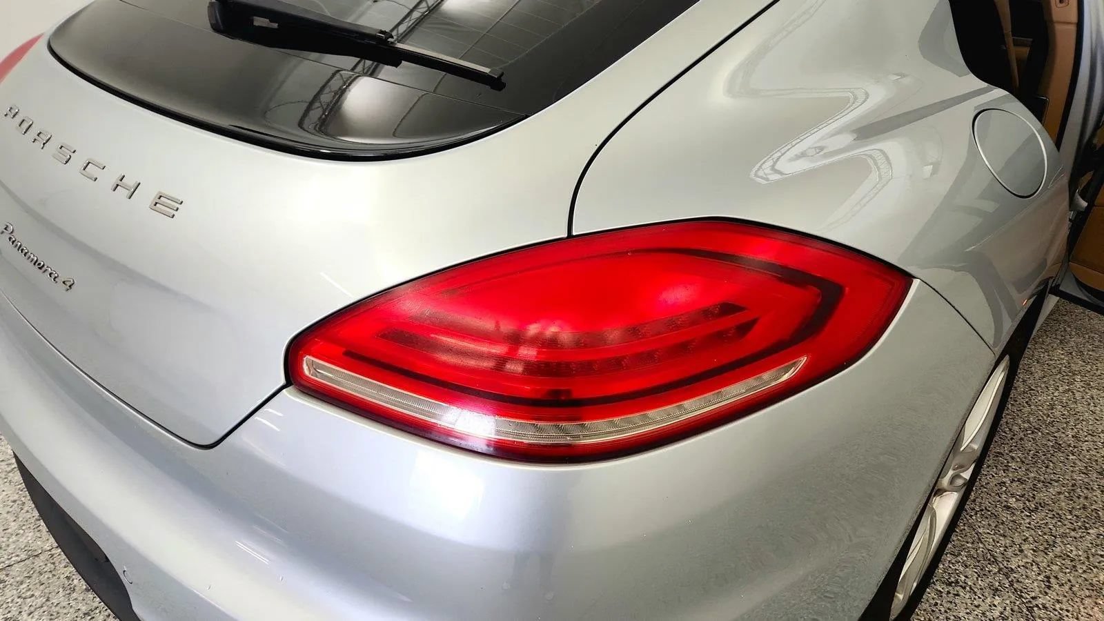 Used 2015 Porsche Panamera 4 AWD/4WD image 37
