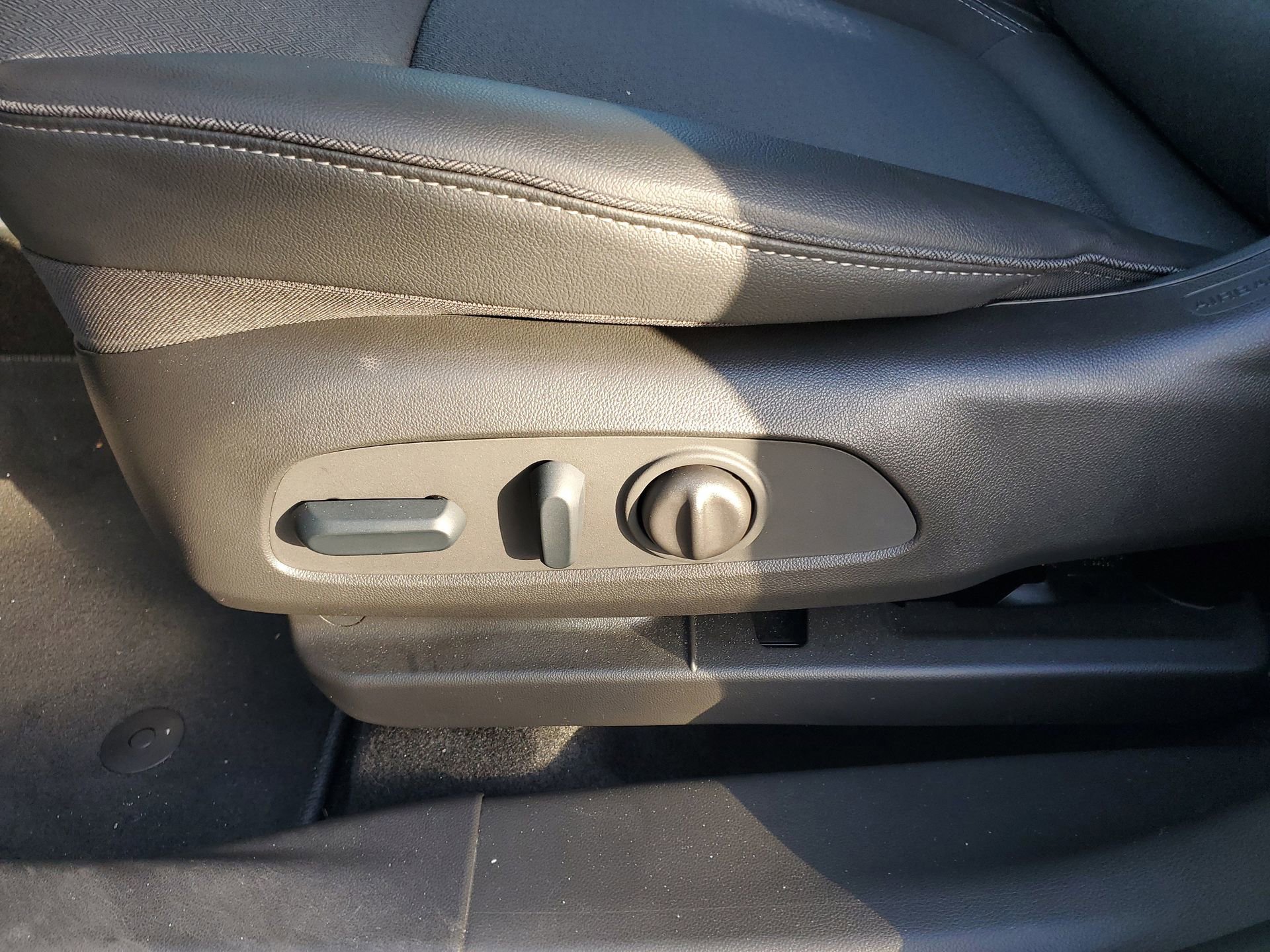 Certified 2023 Buick Encore GX Select w/ Sport Touring Package image 16