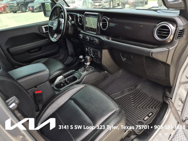 Used 2020 Jeep Wrangler Unlimited Sahara AWD/4WD image 11