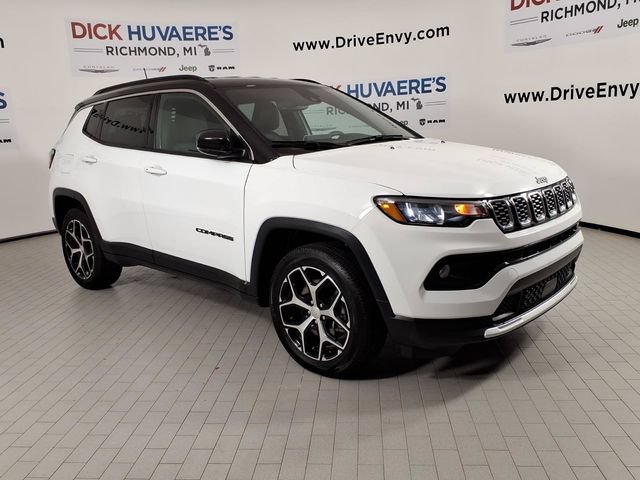 Used 2024 Jeep Compass Limited AWD/4WD image 3