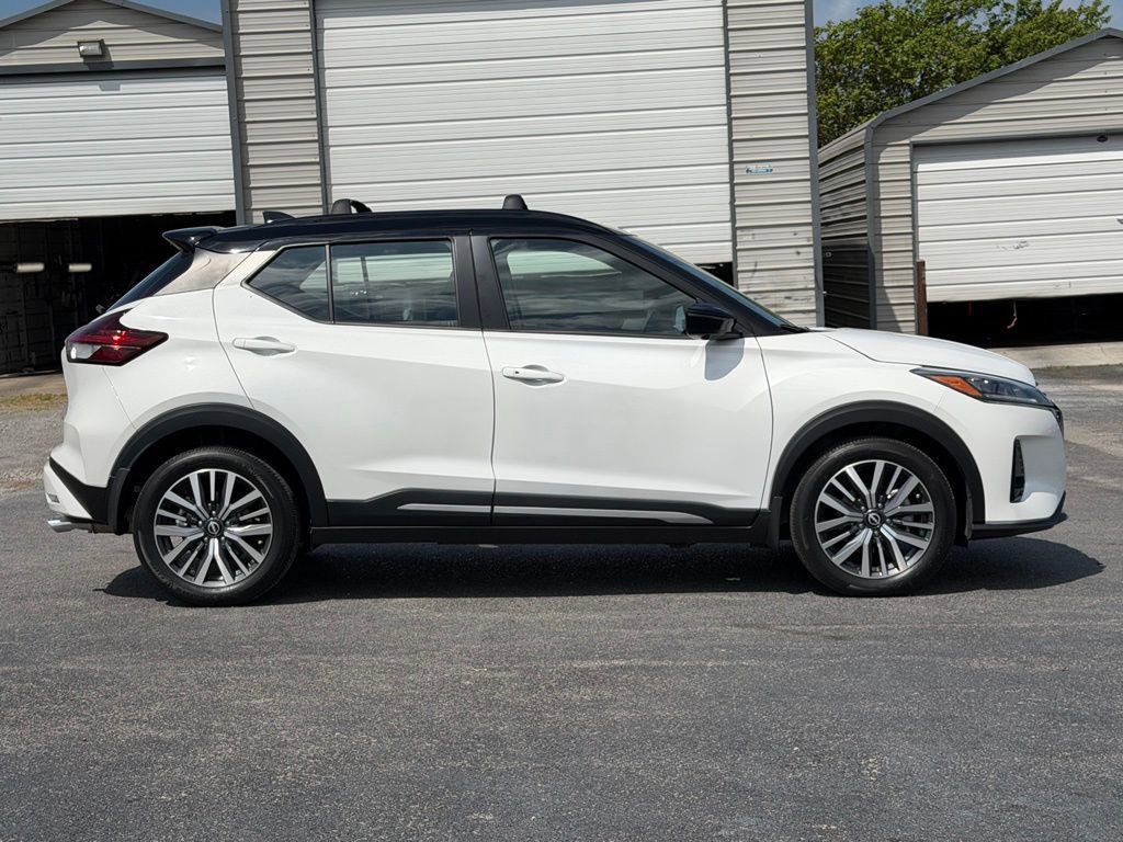 Used 2024 Nissan Kicks SR w/ Interior Electronics Package image 4