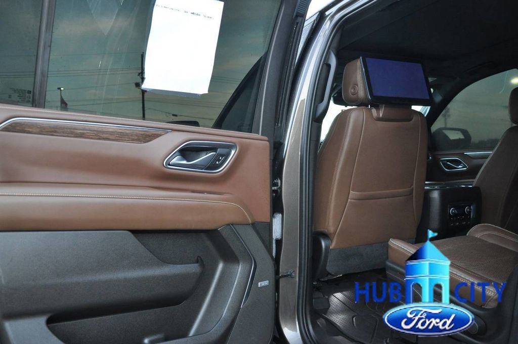Used 2021 Chevrolet Suburban High Country w/ Premium Package RWD image 13