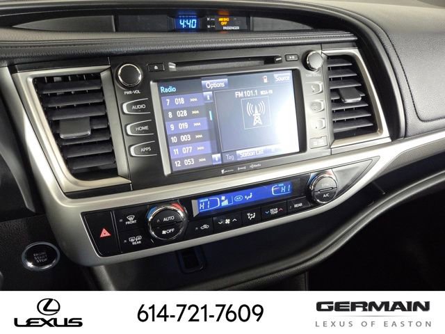 Used 2019 Toyota Highlander SE image 26