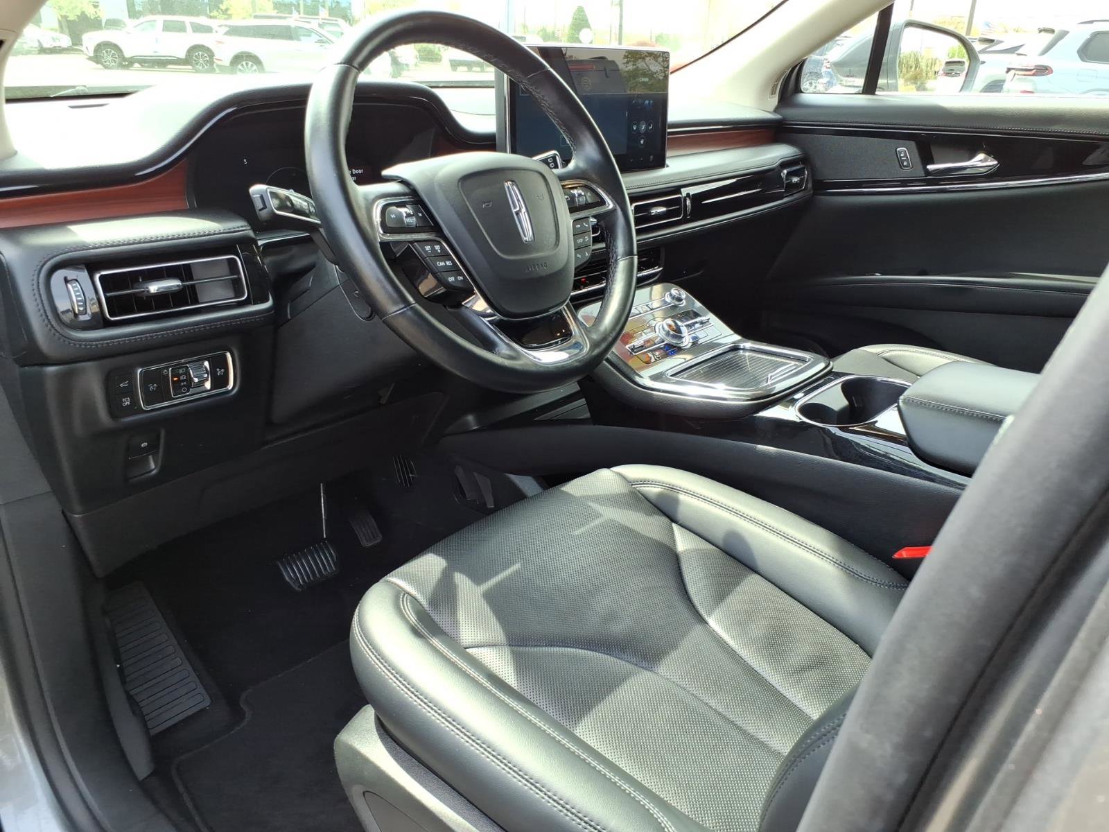 Used 2023 Lincoln Nautilus Reserve AWD/4WD image 12