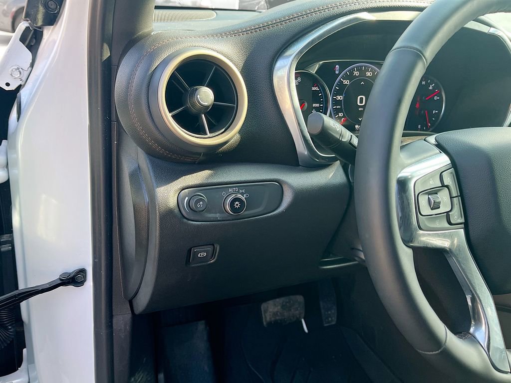 Used 2025 Chevrolet Blazer Premier w/ LPO, Black Sport Package image 10