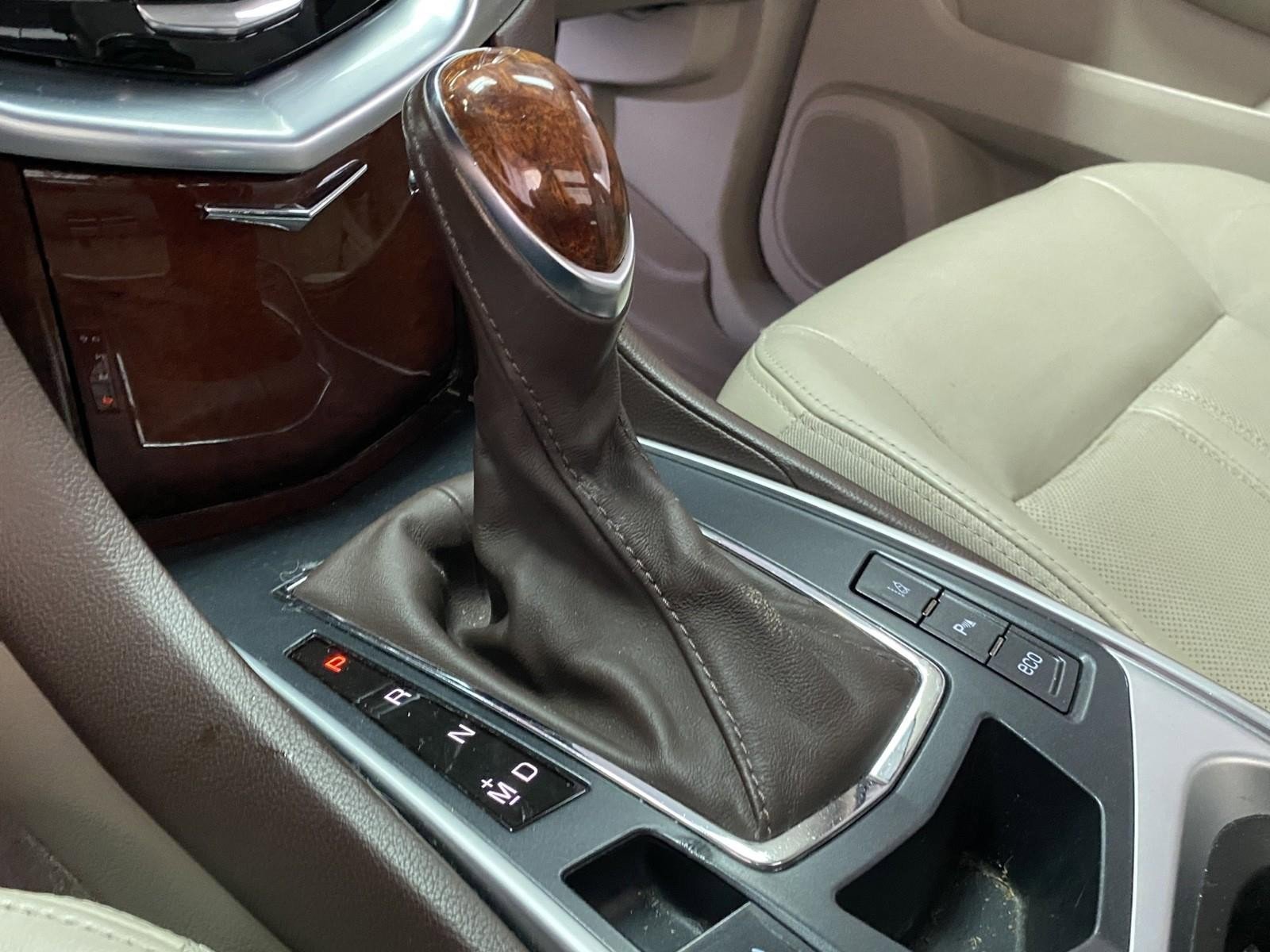 Used 2015 Cadillac SRX Luxury w/ Driver Awareness Package image 23