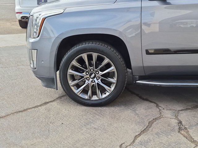 Used 2020 Cadillac Escalade Luxury w/ Escalade Sport Edition AWD/4WD image 25