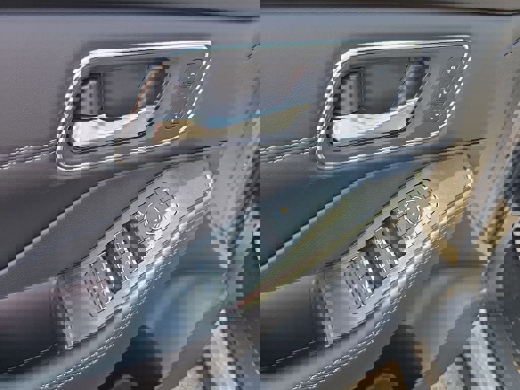 New 2026 Nissan Rogue Platinum w/ Platinum Premium Package image 16