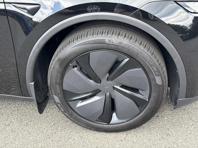 Used 2026 Tesla Model Y Long Range AWD/4WD image 7