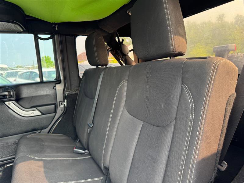 Used 2017 Jeep Wrangler Unlimited Sahara w/ Connectivity Group image 25