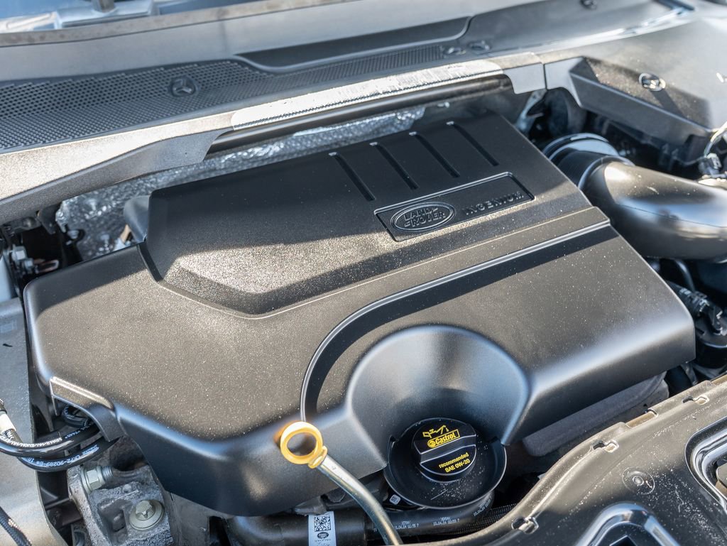 Certified 2025 Land Rover Discovery Sport Dynamic SE AWD/4WD image 34