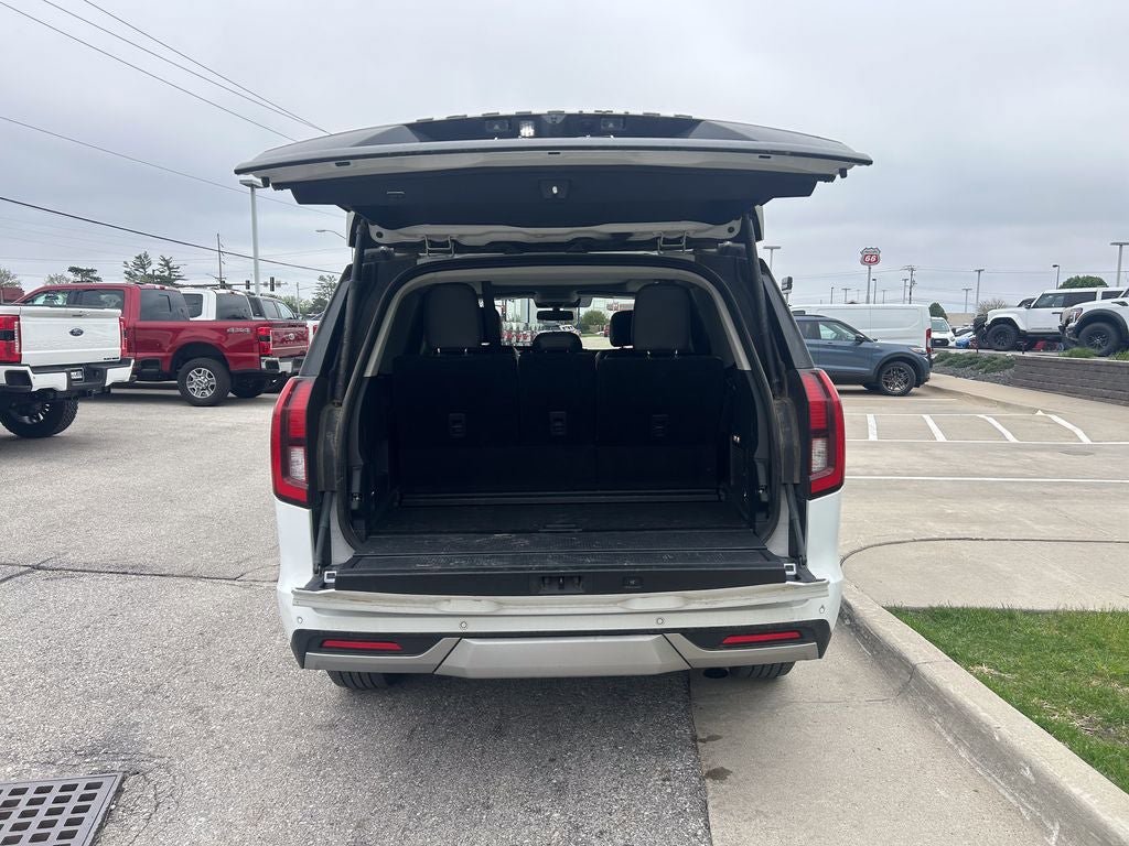 Certified 2025 Ford Expedition Platinum AWD/4WD image 17