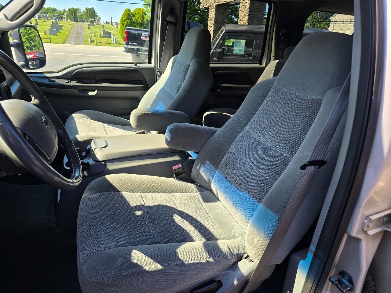Used 2004 Ford Excursion XLT AWD/4WD image 12