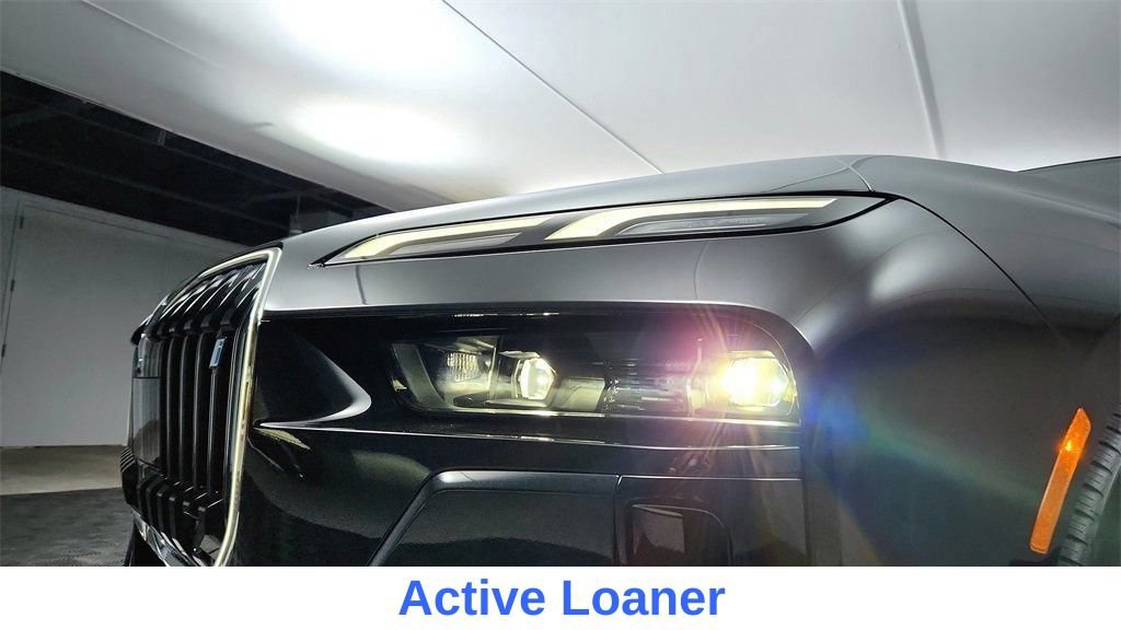Used 2025 BMW i7 xDrive60 AWD/4WD image 14