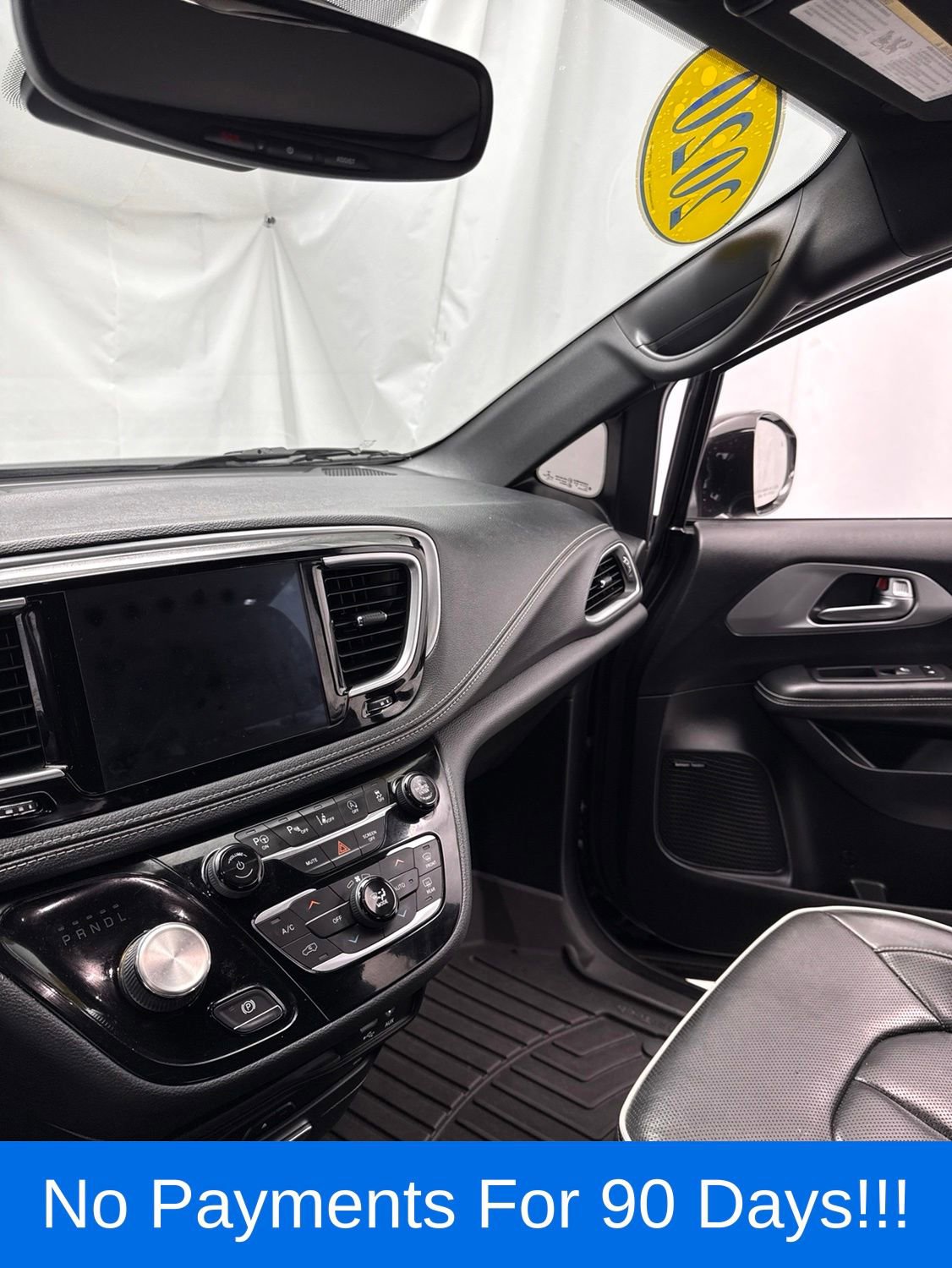Used 2020 Chrysler Pacifica Limited FWD image 25