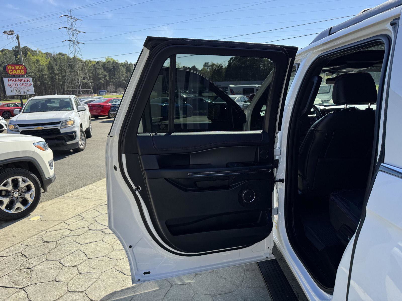 Used 2021 Ford Expedition Max Limited image 9