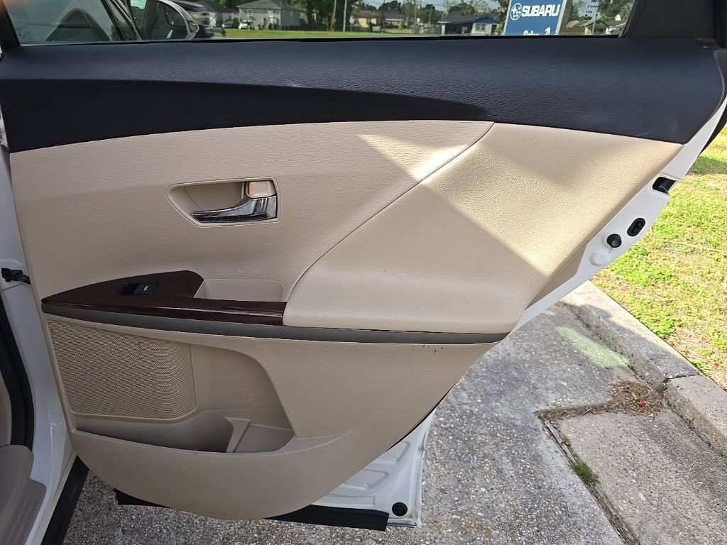Used 2015 Toyota Venza LE FWD image 31