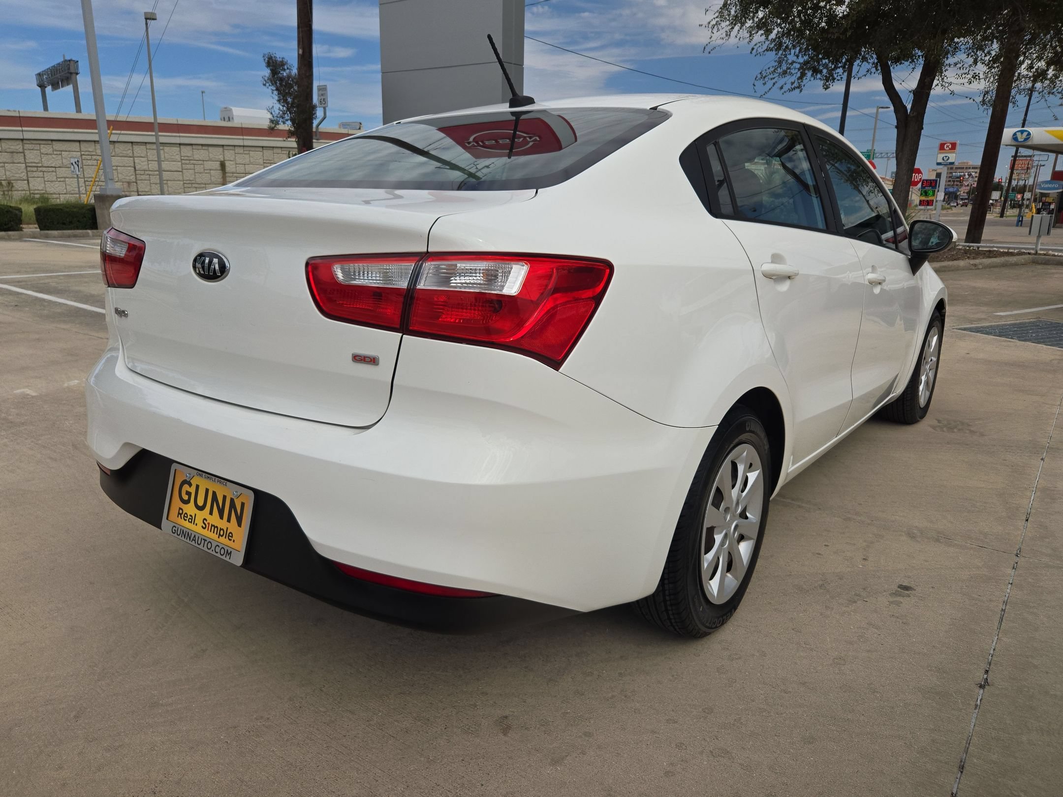 Used 2017 Kia Rio LX w/ Power Package FWD image 3