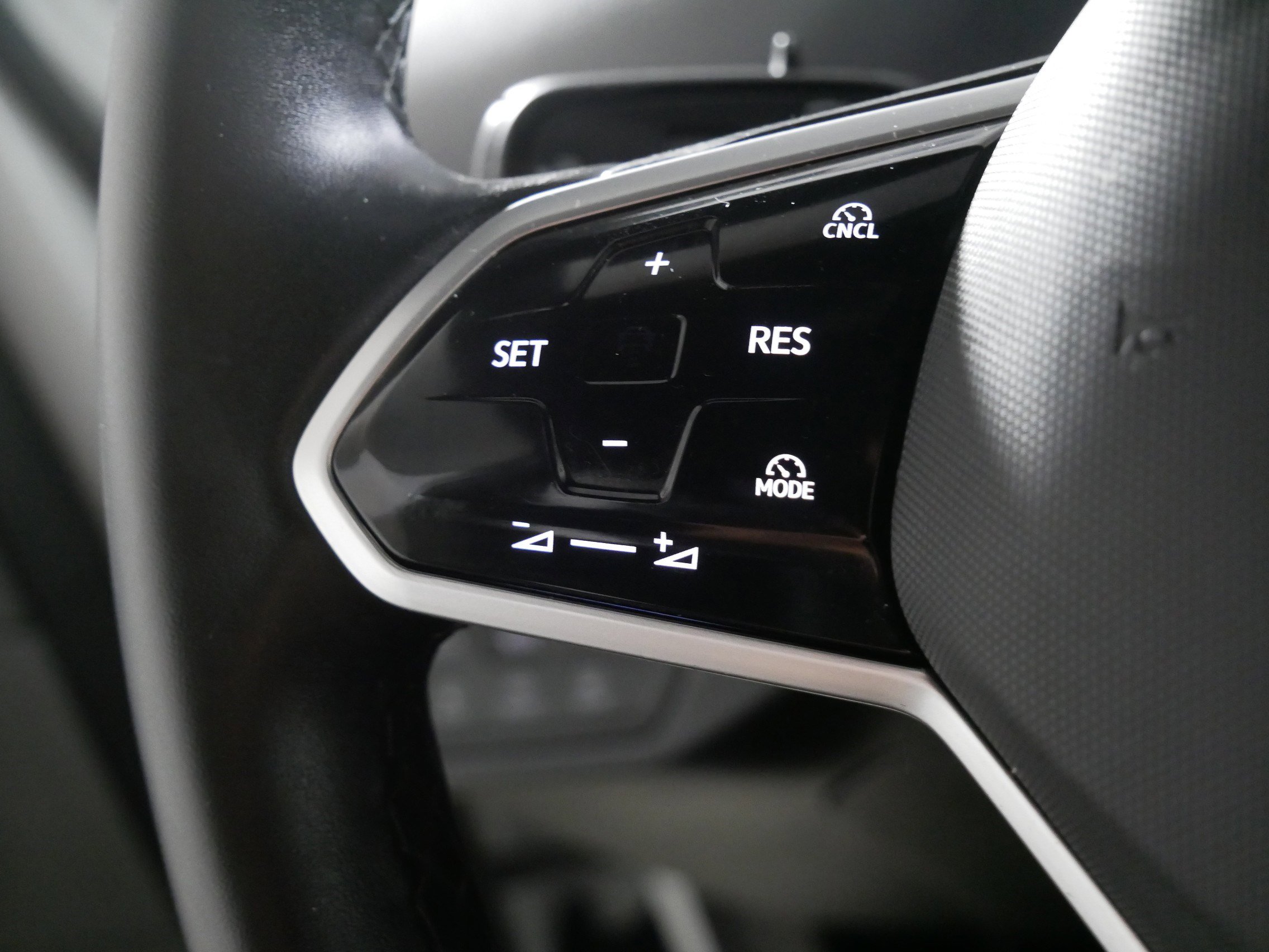 Used 2024 Volkswagen ID.4 Pro S image 27